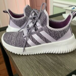 Women’s Adidas Kaptir K Size 5 1/2